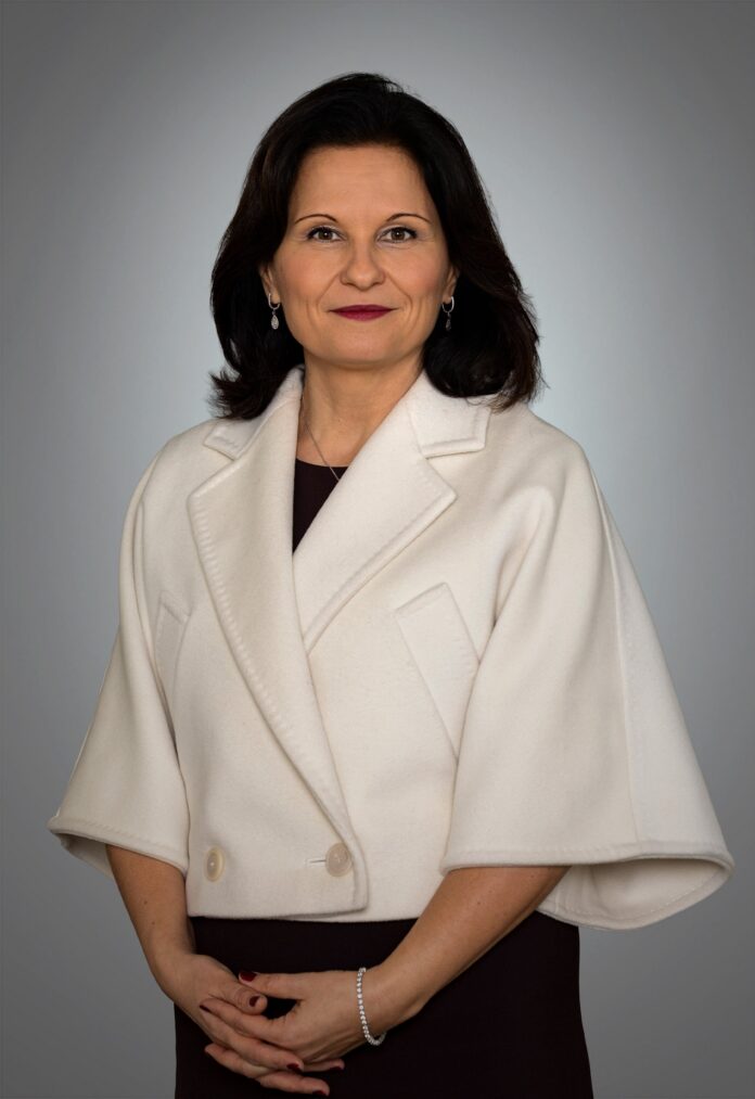 Dr. Raluca Dinu
